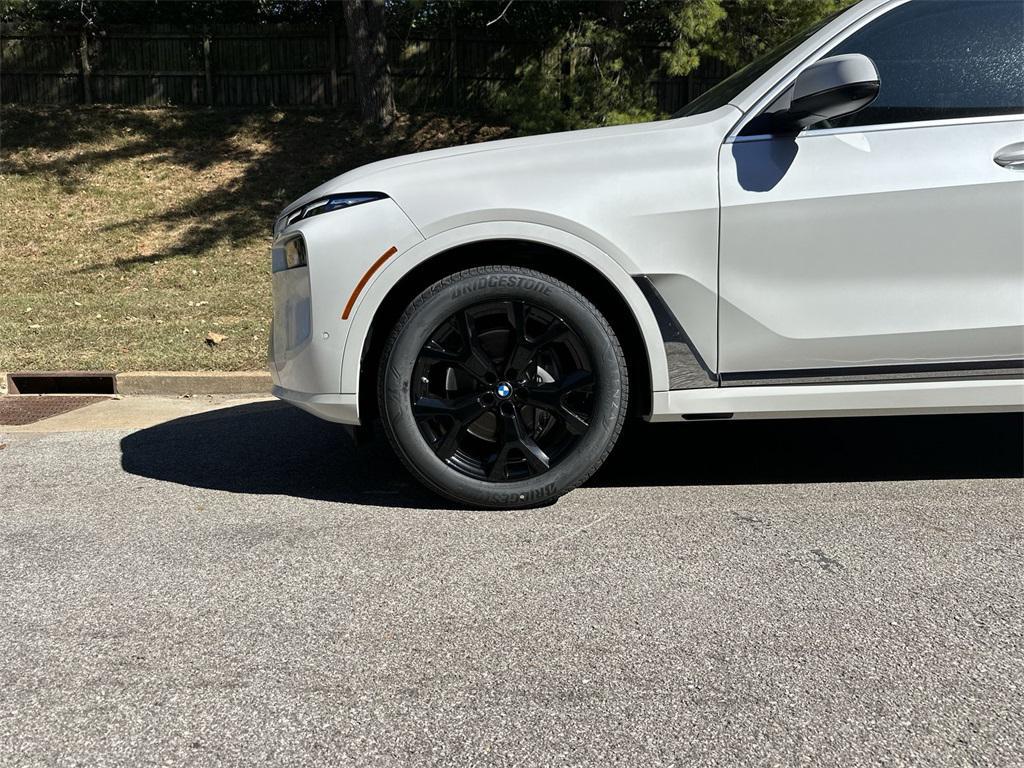 new 2026 BMW X7 car, priced at $95,035