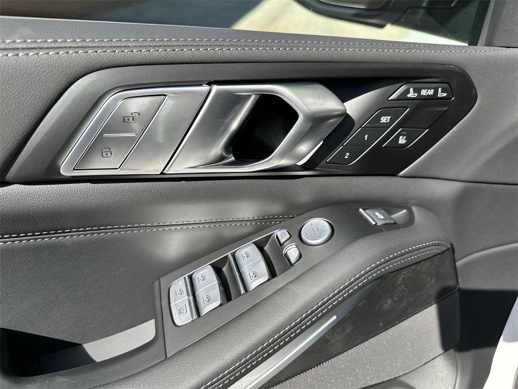 new 2026 BMW X7 car, priced at $95,035