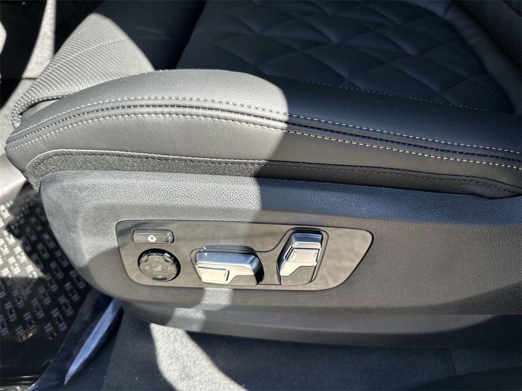 new 2026 BMW X7 car, priced at $95,035