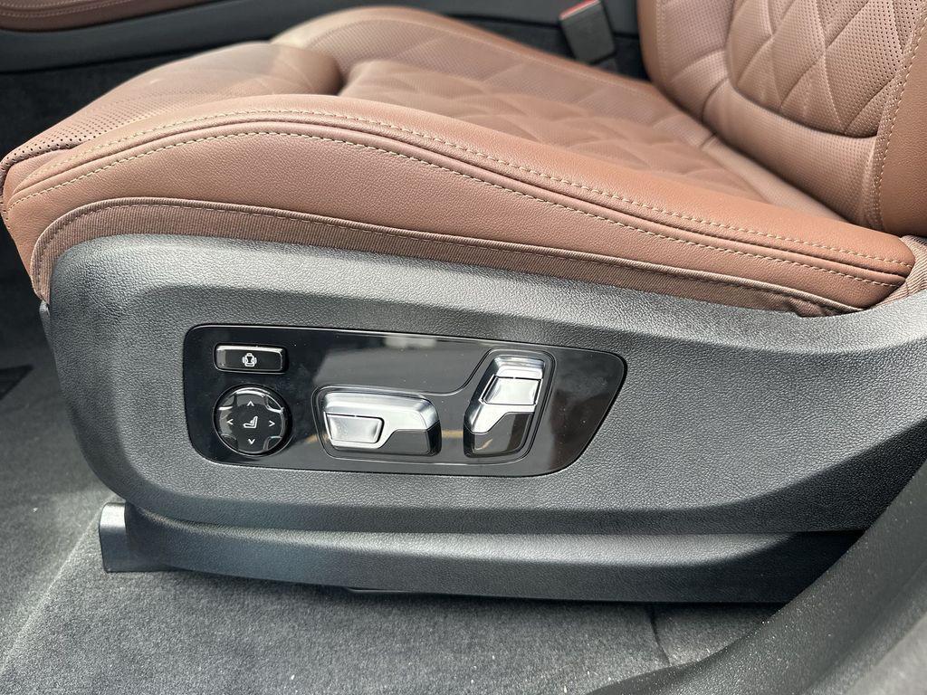 new 2026 BMW X7 car, priced at $93,335