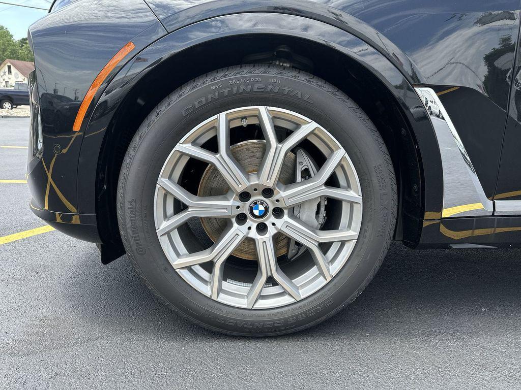 new 2026 BMW X7 car, priced at $93,335