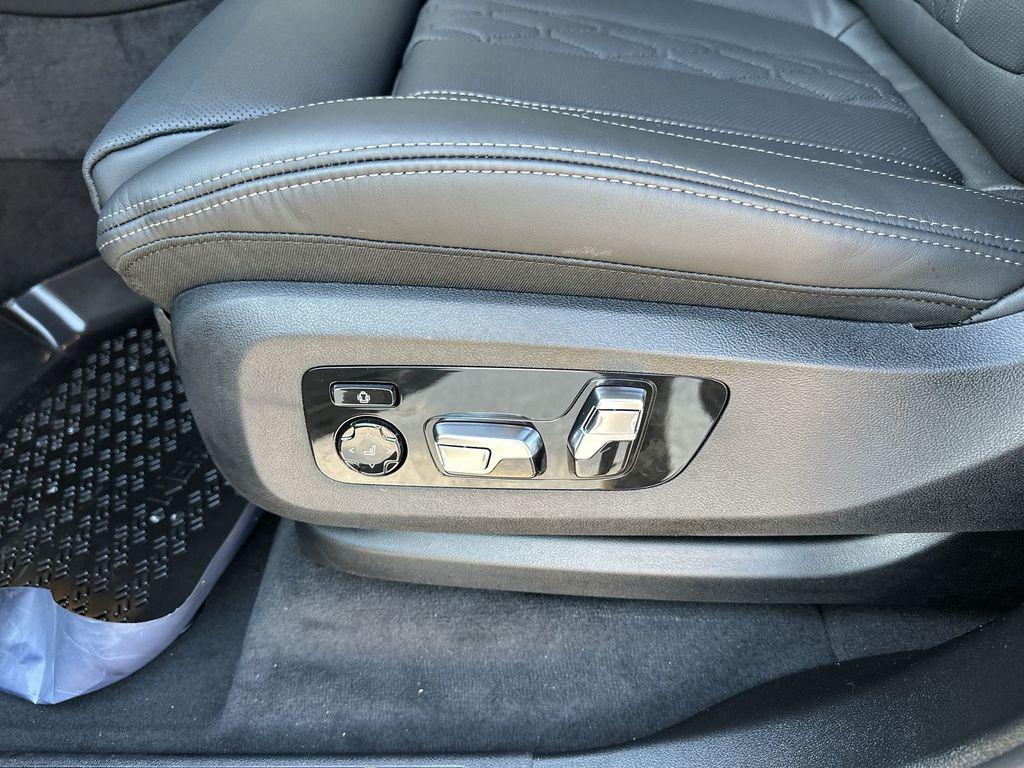 new 2026 BMW X7 car, priced at $125,615