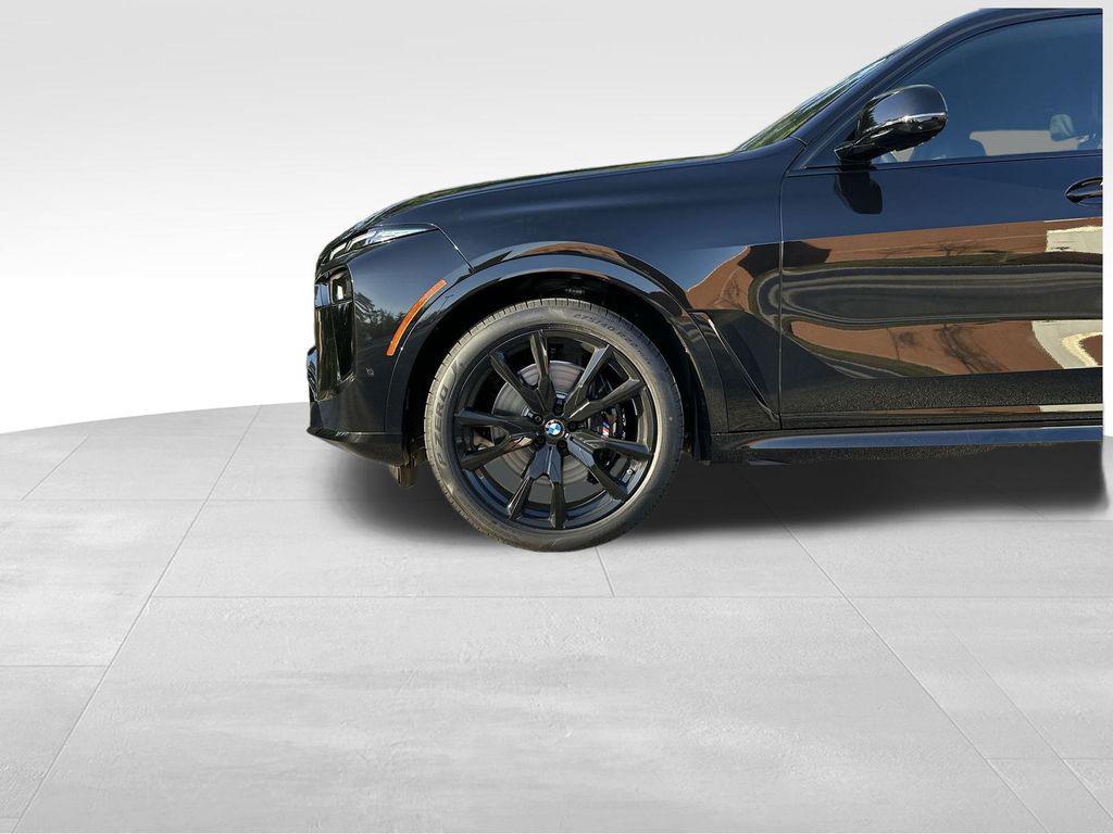 new 2026 BMW X7 car, priced at $125,615