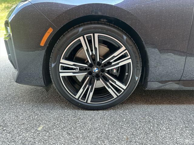 new 2025 BMW 760 car, priced at $137,170