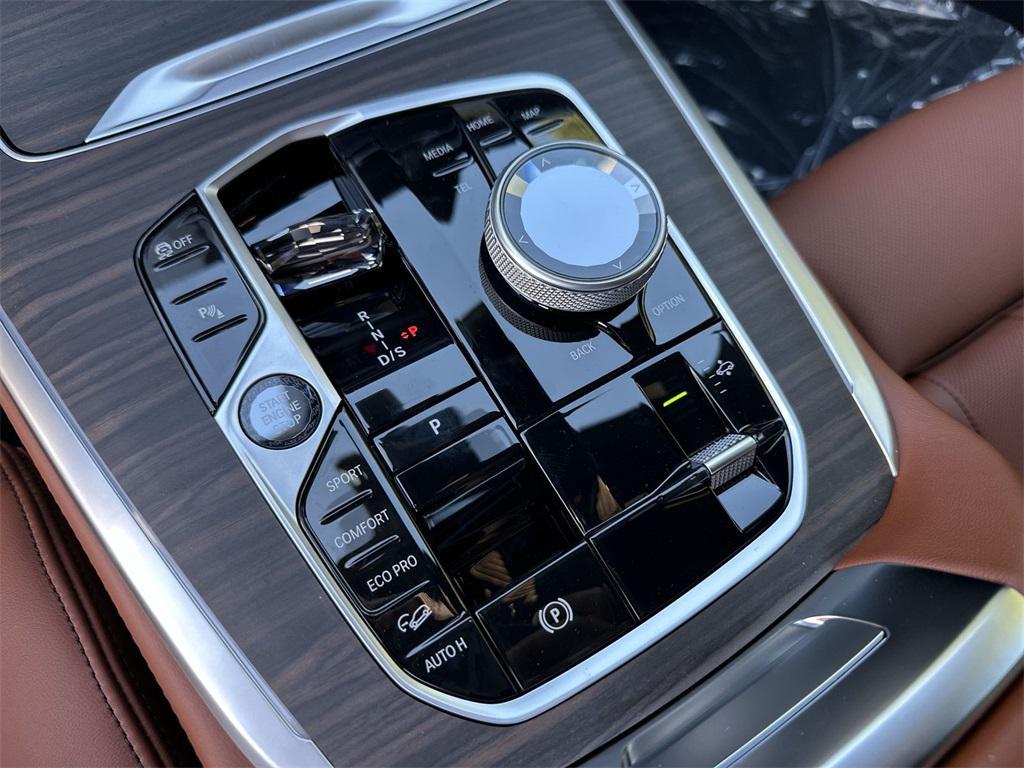 new 2026 BMW X7 car, priced at $125,380