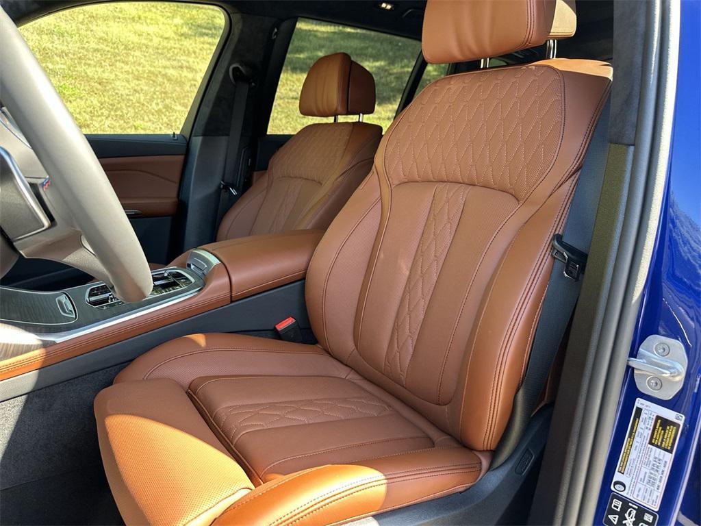 new 2026 BMW X7 car, priced at $125,380