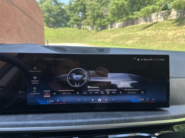 new 2026 BMW X7 car, priced at $92,915