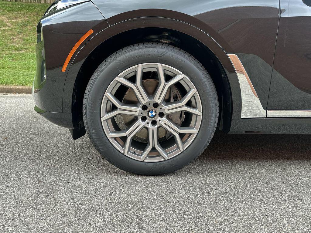 new 2026 BMW X7 car, priced at $92,915