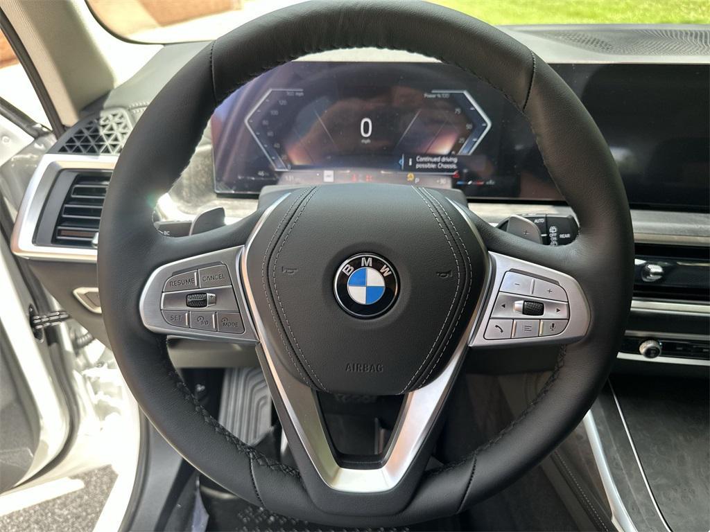 new 2026 BMW X7 car, priced at $93,765