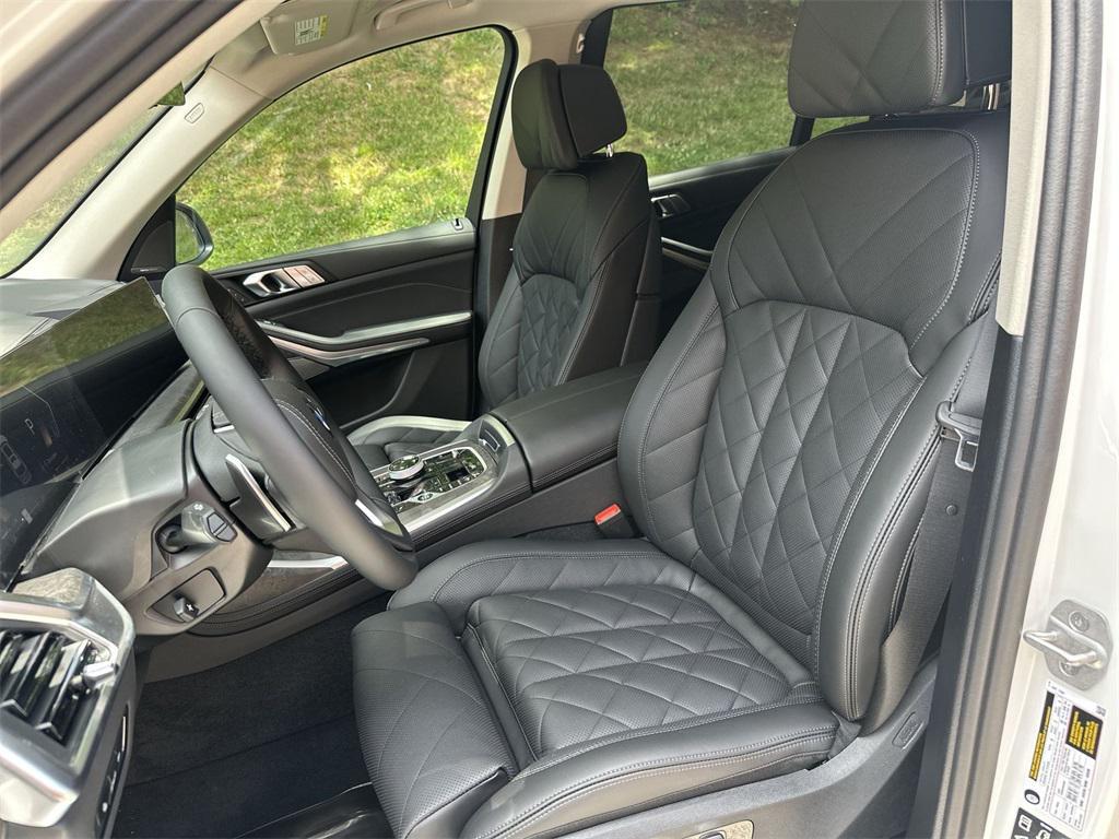 new 2026 BMW X7 car, priced at $93,765