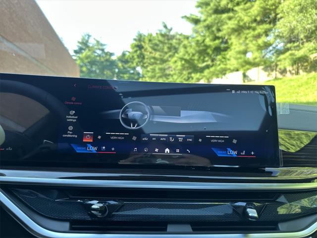 new 2026 BMW X7 car, priced at $98,465