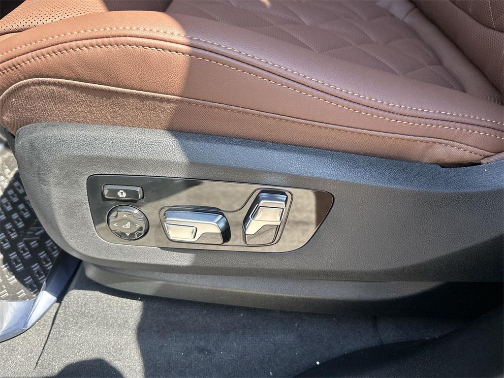 new 2026 BMW X7 car, priced at $99,515
