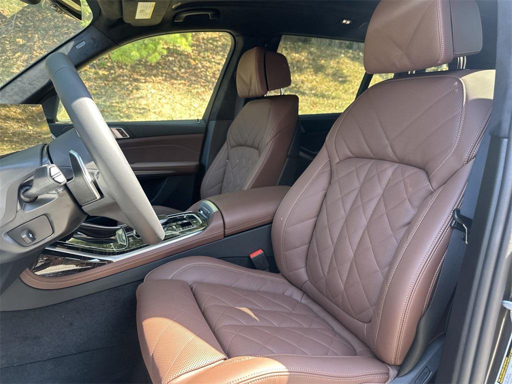 new 2026 BMW X7 car, priced at $99,515