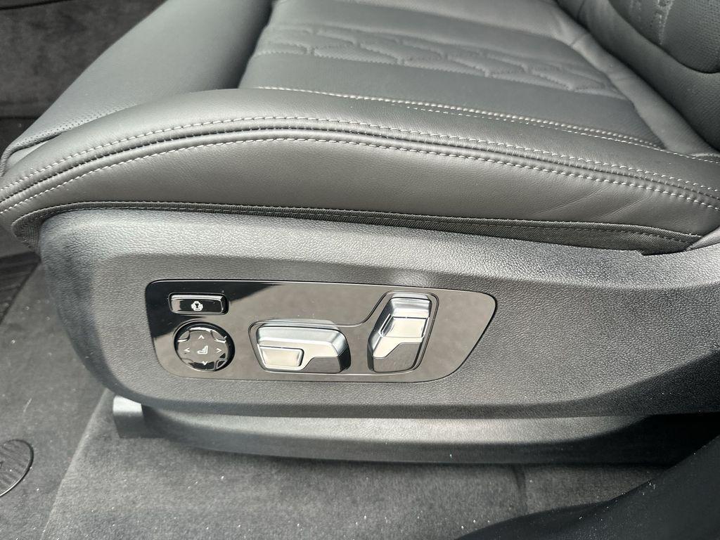 new 2026 BMW ALPINA XB7 car, priced at $162,925