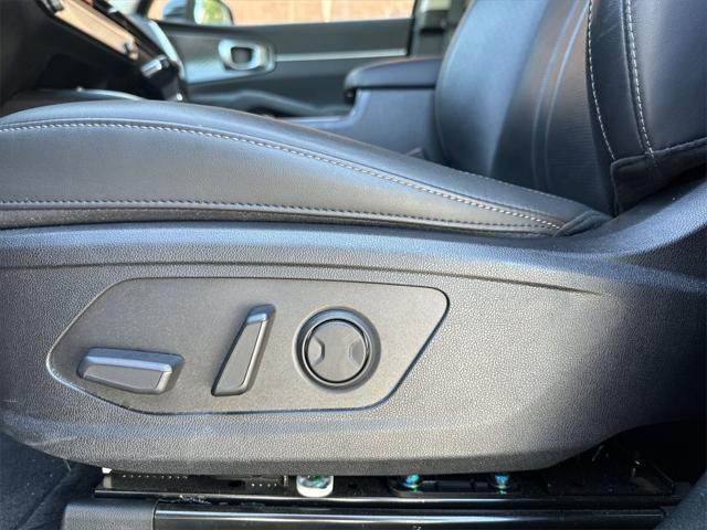 used 2025 Kia Sorento car, priced at $32,885