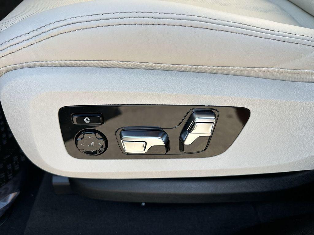 new 2026 BMW X7 car, priced at $124,975