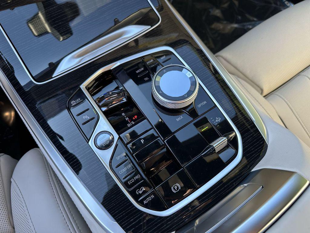 new 2026 BMW X7 car, priced at $124,975