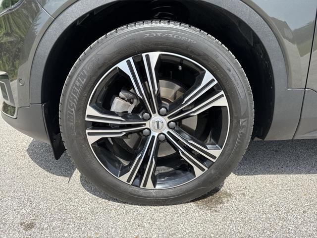 used 2019 Volvo XC40 car, priced at $21,996