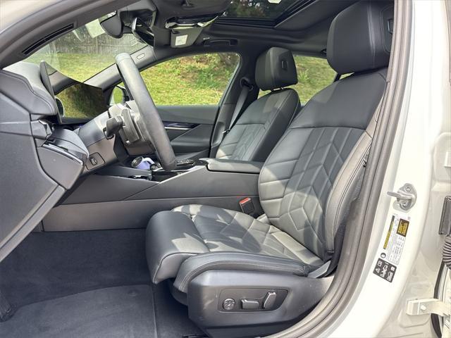 used 2024 BMW 540 car, priced at $59,445