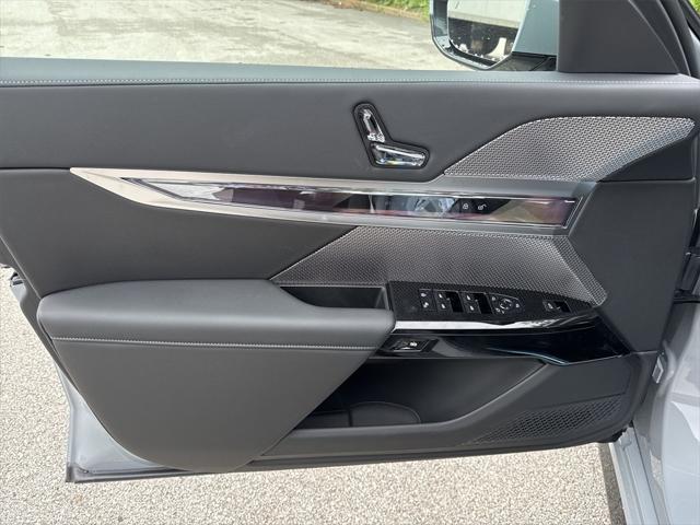 new 2025 BMW 740 car, priced at $105,225