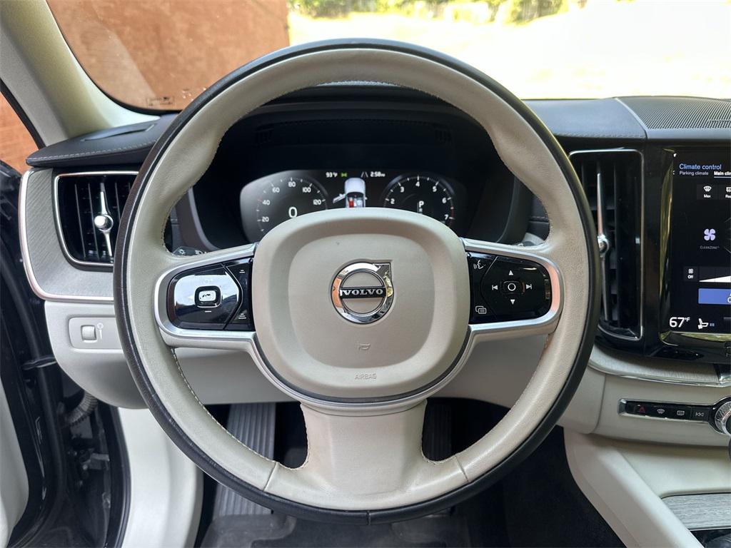used 2021 Volvo XC60 car, priced at $31,525