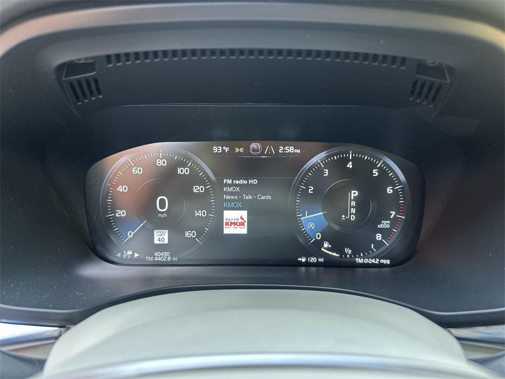 used 2021 Volvo XC60 car, priced at $31,525