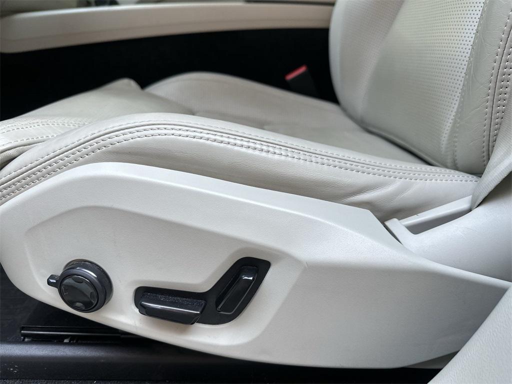 used 2021 Volvo XC60 car, priced at $31,525