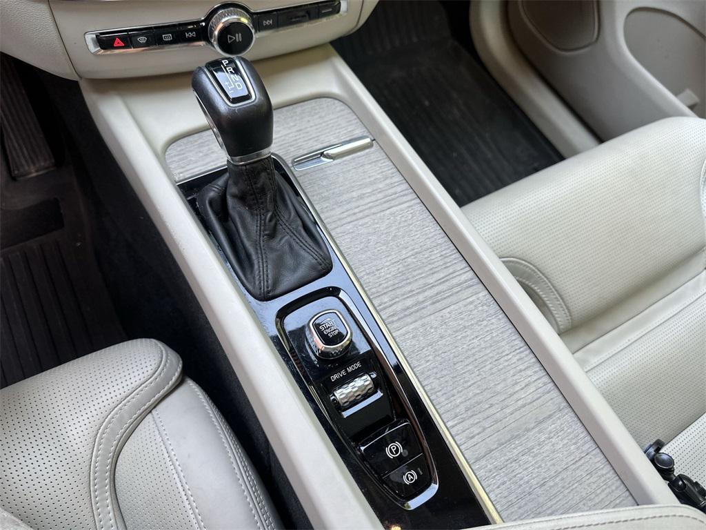 used 2021 Volvo XC60 car, priced at $31,525