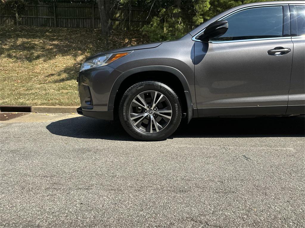 used 2019 Toyota Highlander car, priced at $24,225