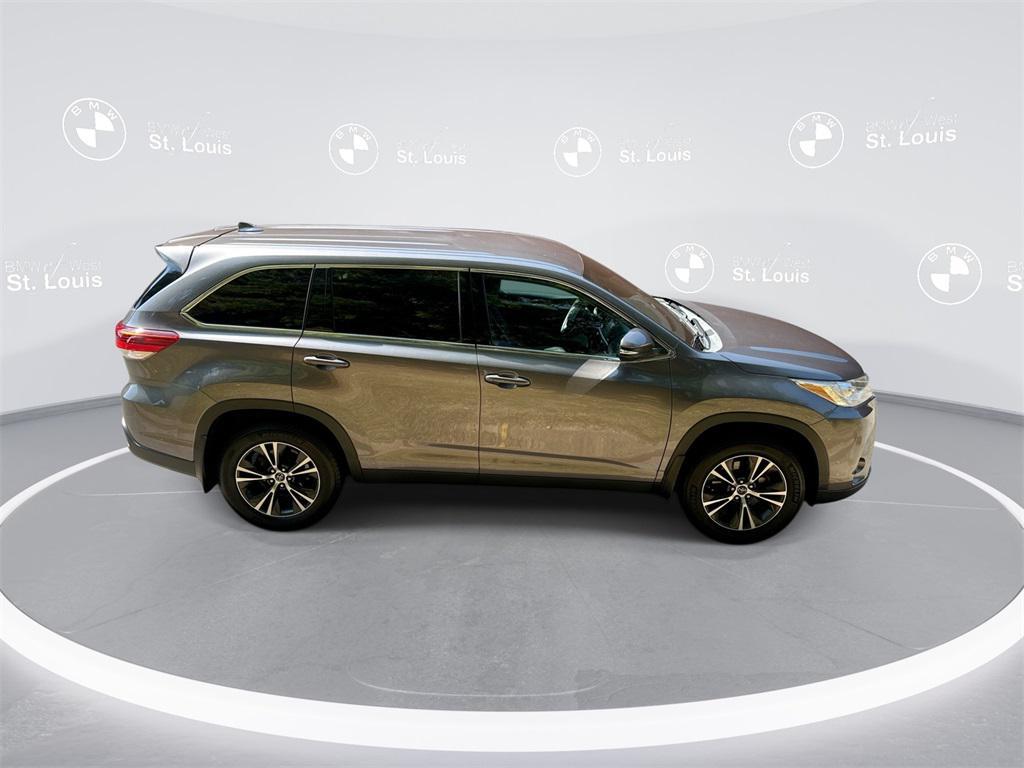 used 2019 Toyota Highlander car, priced at $24,225
