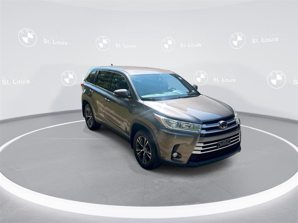 used 2019 Toyota Highlander car, priced at $24,225