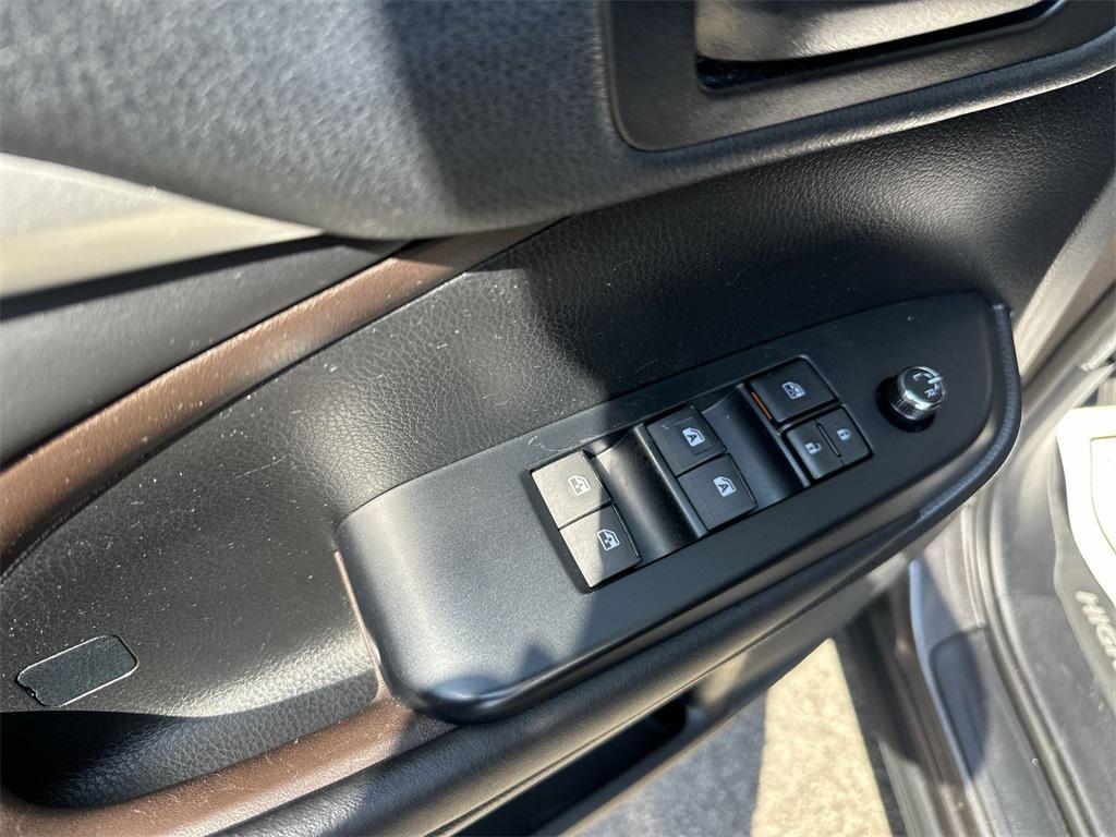 used 2019 Toyota Highlander car, priced at $24,225