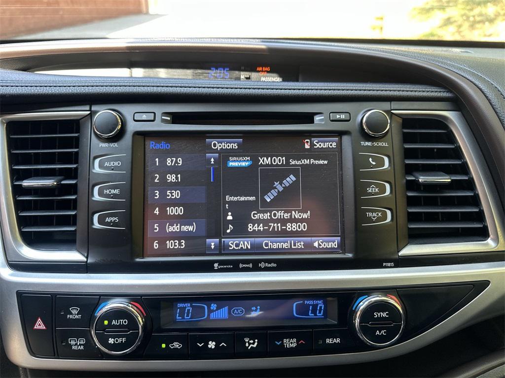 used 2019 Toyota Highlander car, priced at $24,225