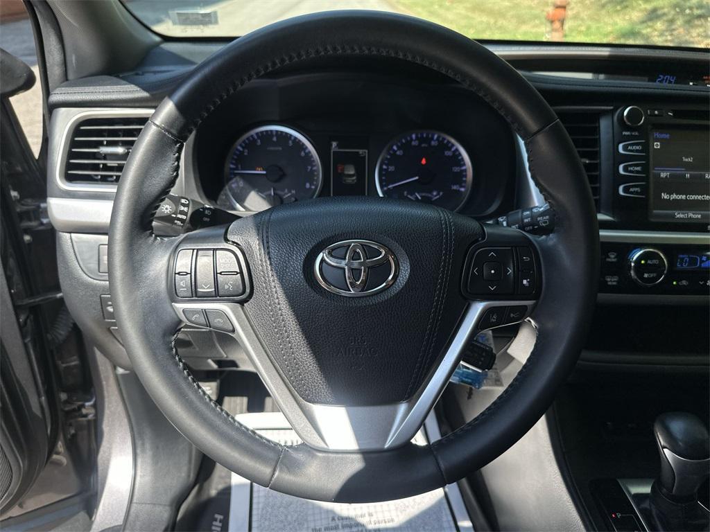 used 2019 Toyota Highlander car, priced at $24,225