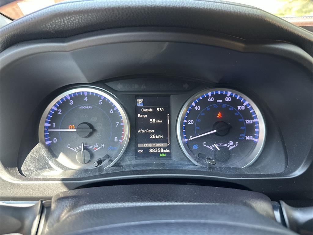 used 2019 Toyota Highlander car, priced at $24,225