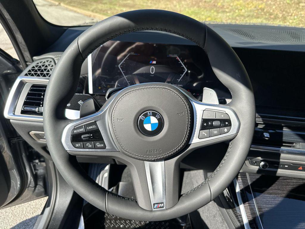 new 2026 BMW X7 car, priced at $100,165