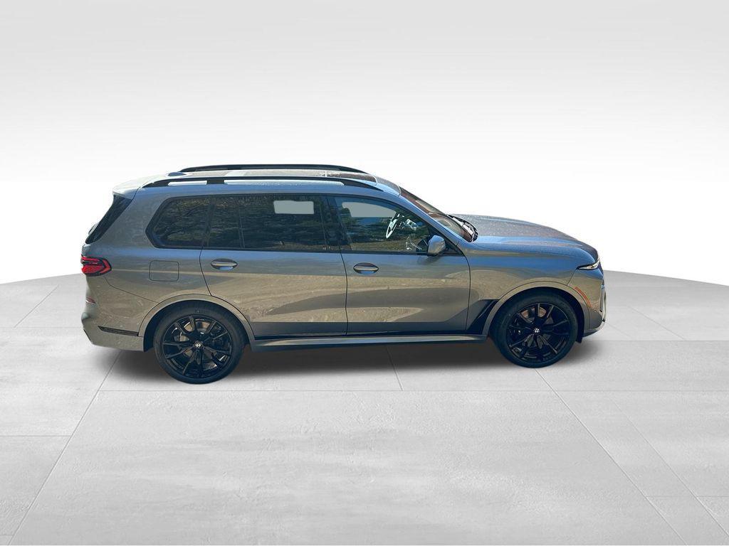 new 2026 BMW X7 car, priced at $100,165