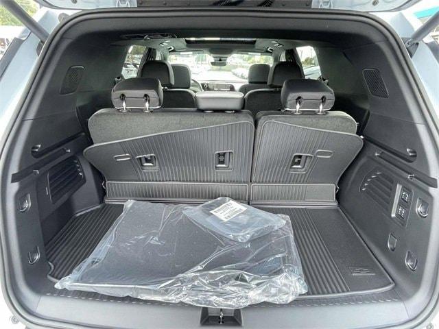 new 2026 Chevrolet Traverse car, priced at $57,254