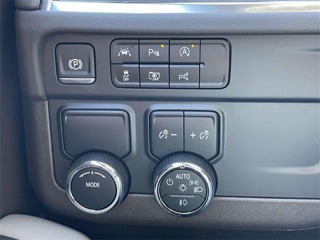 new 2025 Chevrolet Suburban car, priced at $68,303