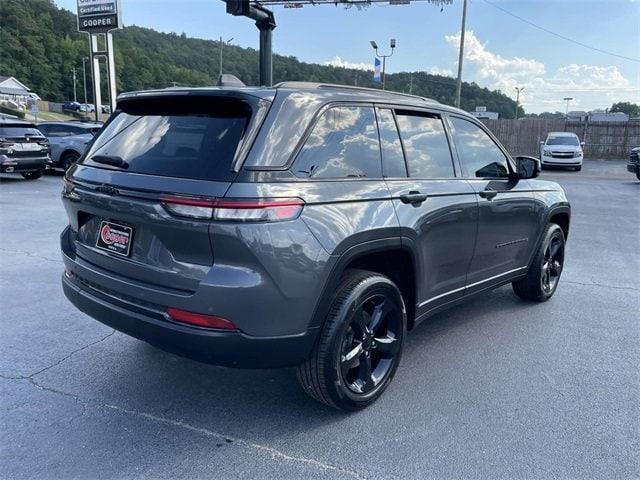 used 2022 Jeep Grand Cherokee car, priced at $27,997