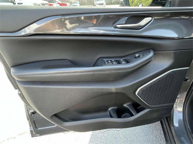 used 2022 Jeep Grand Cherokee car, priced at $27,997