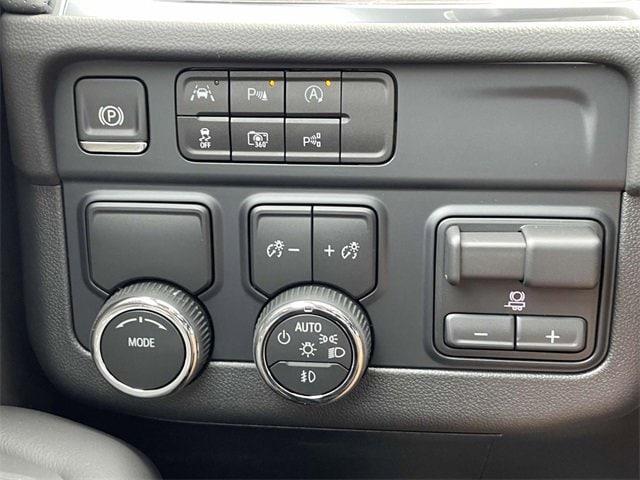 new 2025 Chevrolet Suburban car, priced at $77,382