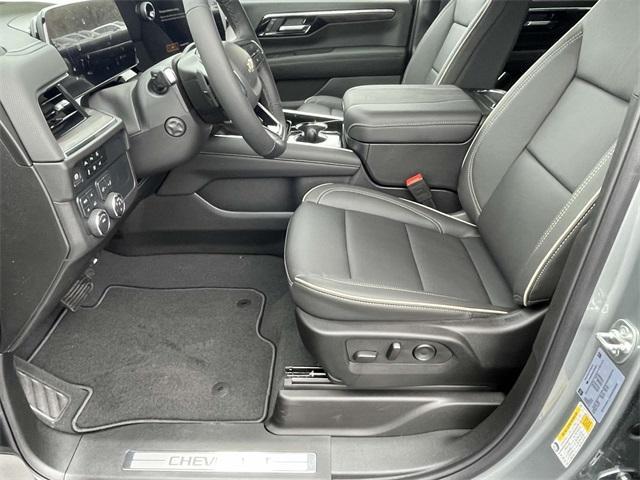 new 2025 Chevrolet Suburban car, priced at $74,595