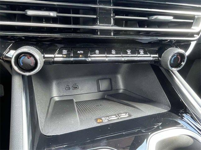 new 2025 Chevrolet Traverse car, priced at $44,504