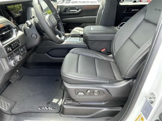 new 2025 GMC Yukon car, priced at $95,095