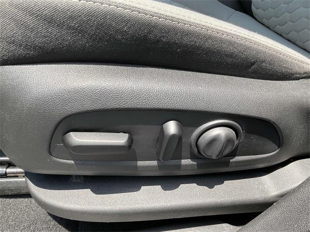 used 2020 Chevrolet Equinox car, priced at $16,499