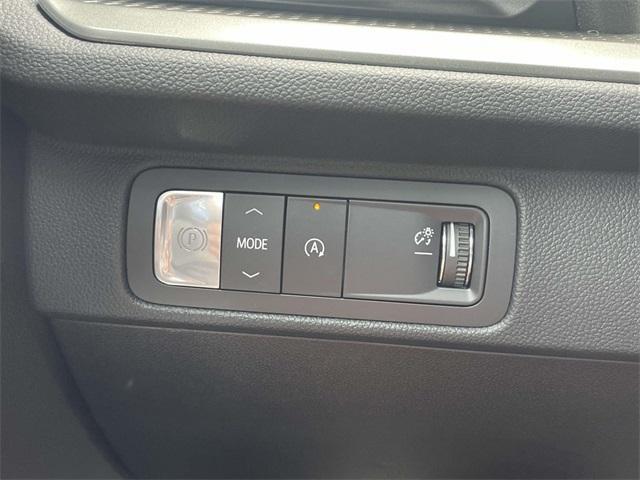 new 2025 Chevrolet Traverse car, priced at $41,114