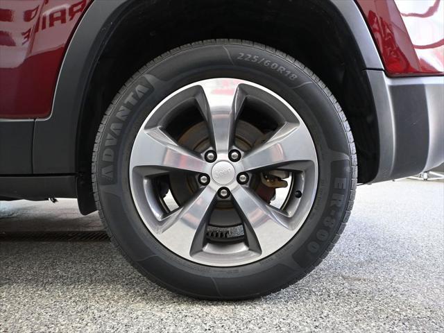 used 2020 Jeep Cherokee car, priced at $19,699