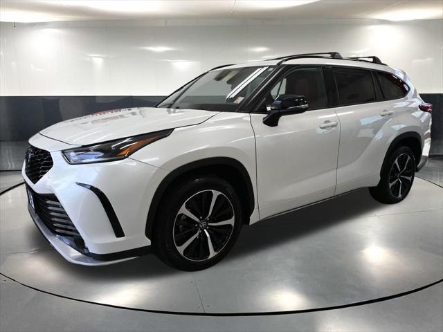 used 2021 Toyota Highlander car, priced at $34,993