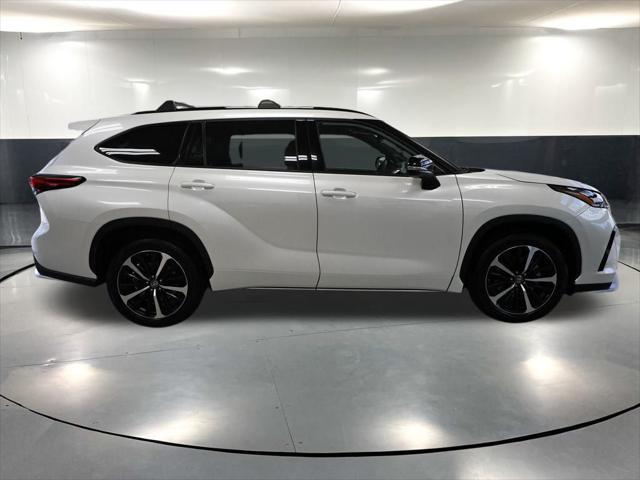 used 2021 Toyota Highlander car, priced at $34,993